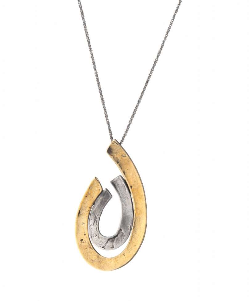 Ciondolo “U” medio in bronzo e argento con catena in&nbsp;argento